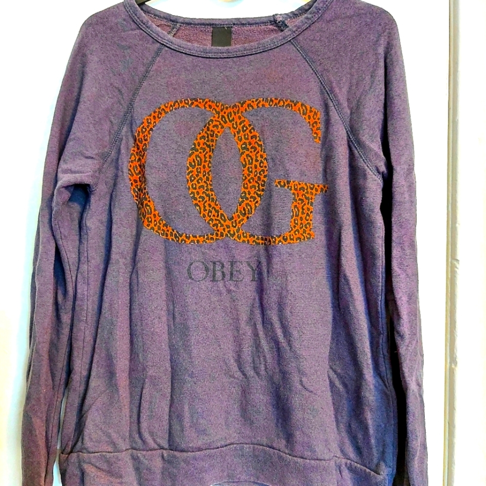 🌱 Obey Crewneck Sweater